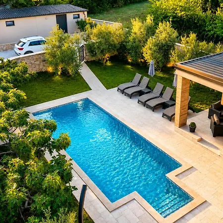Tris - Modern Heated Pool Near Pula Villa Šegotići